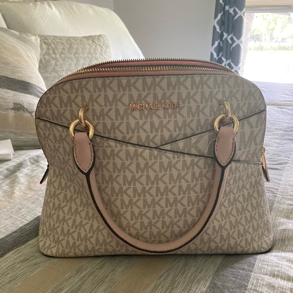 Like new MK purse